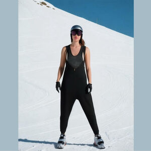 Obermeyer Women’s Black Ski Bibs Snowsuit Foot Stirrups Wool Vintage Size 8R